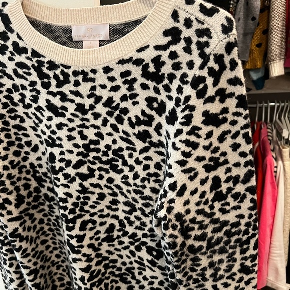 Rachel Parcell leopard cheetah print sweater - Picture 2 of 3